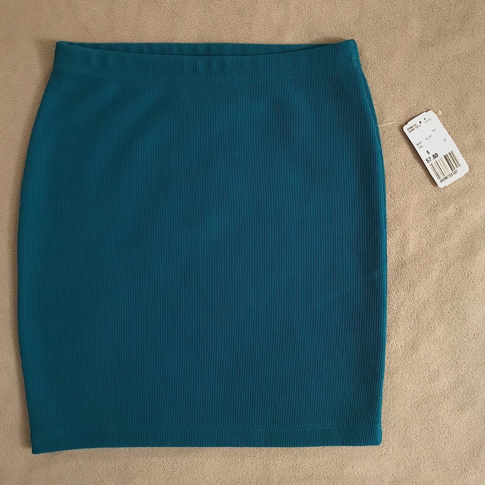 Ribbed turquoise skirt